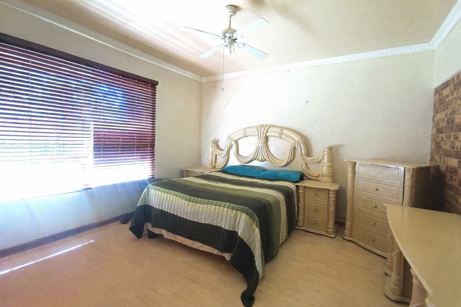 5 Bedroom Property for Sale in Pellissier Free State